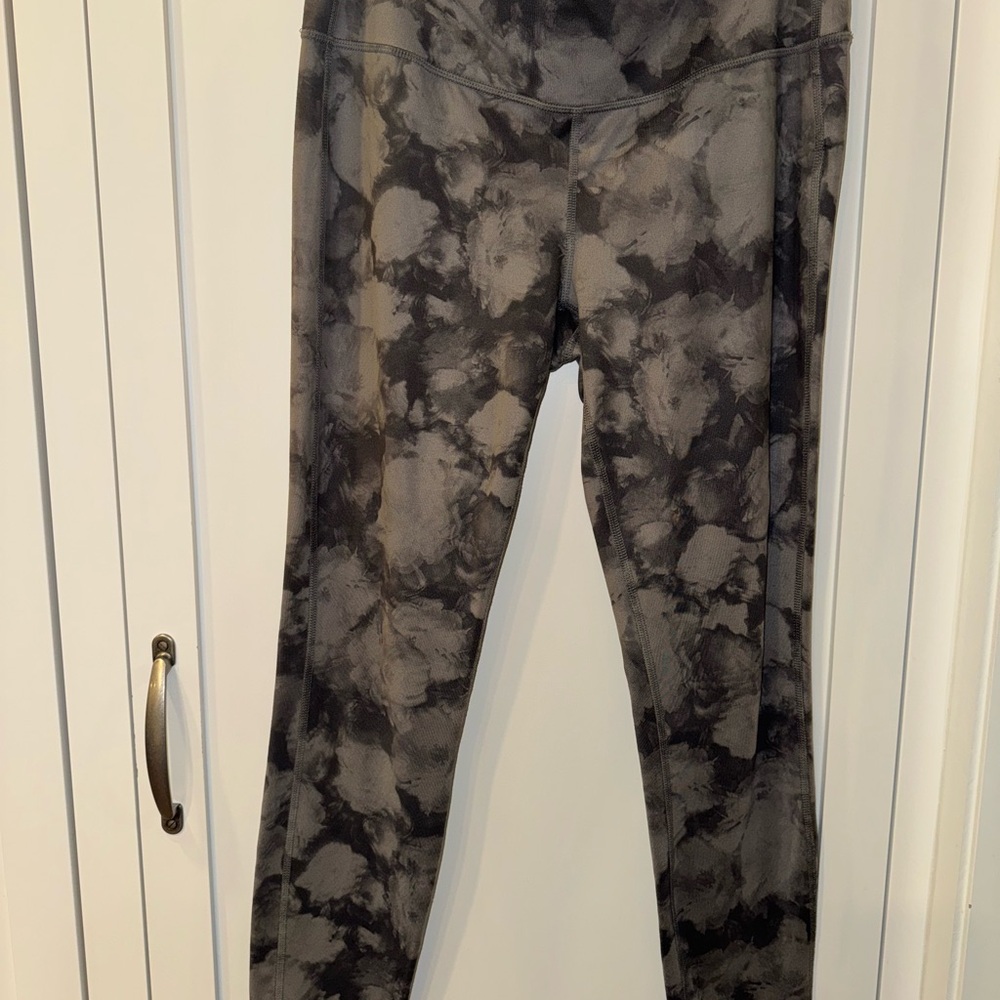Athleta Black Gray Patterned Leggings